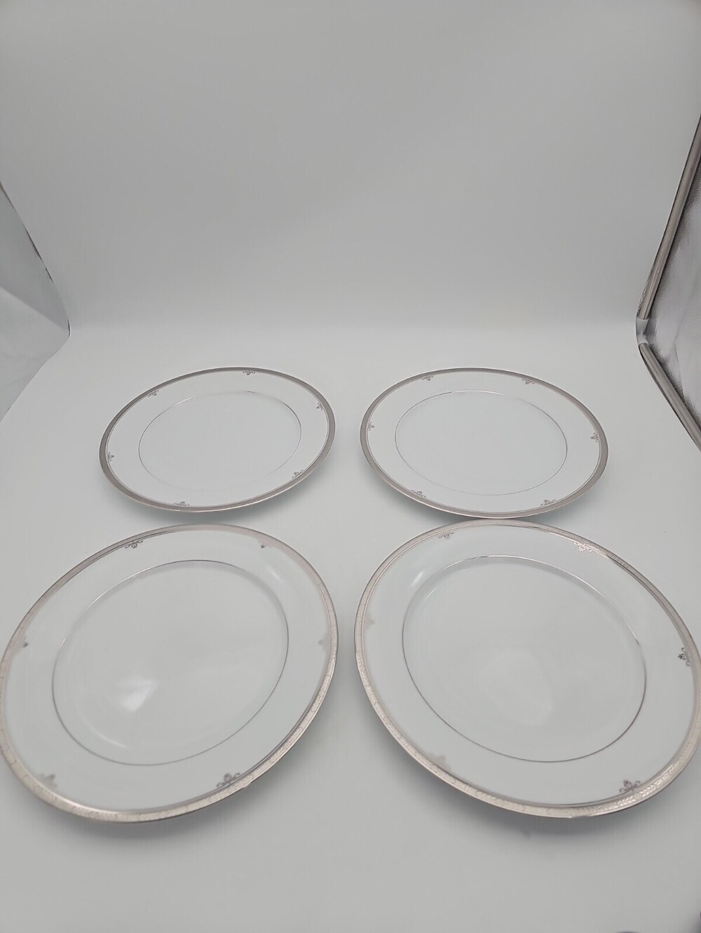 Set of 4 Noritake Buckingham 4347 Platinum Rim 10.5" Dinner Plates Mint Conditio